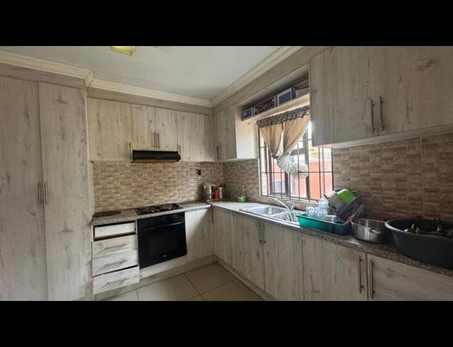 3 BEDROOM HOUSE FOR SALE IN KENSINGTON
